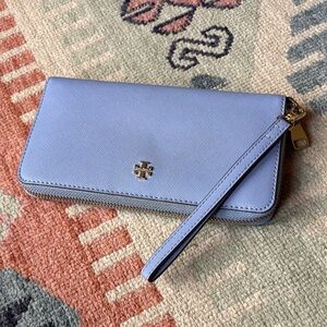 Tory Burch wristlet wallet - light blue